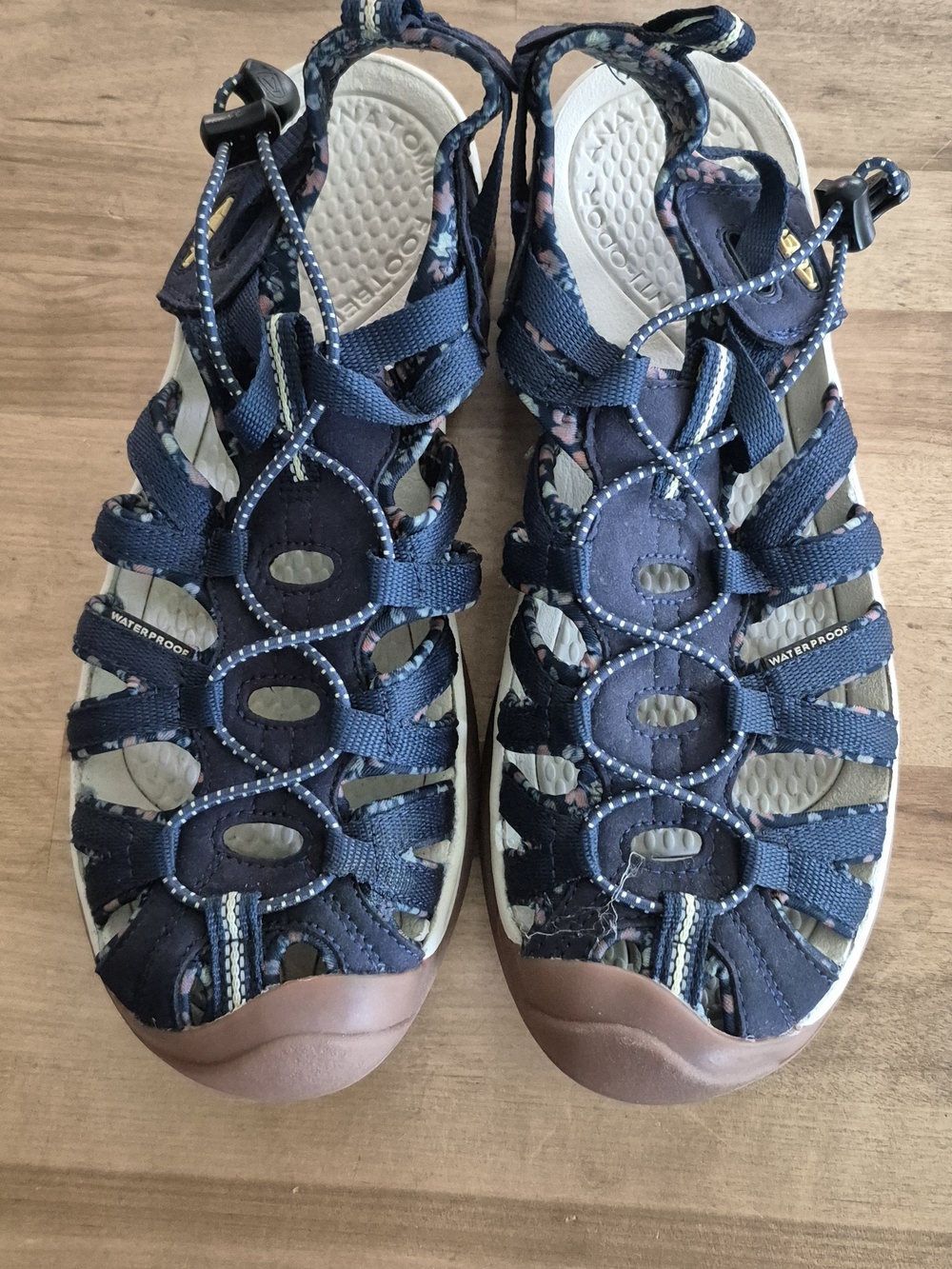 Women's KEEN Whisper Adventure Waterproof Sandals Size 9